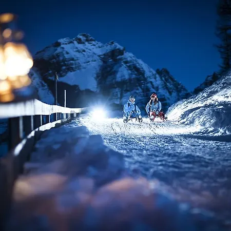 Haus Binder アパート *